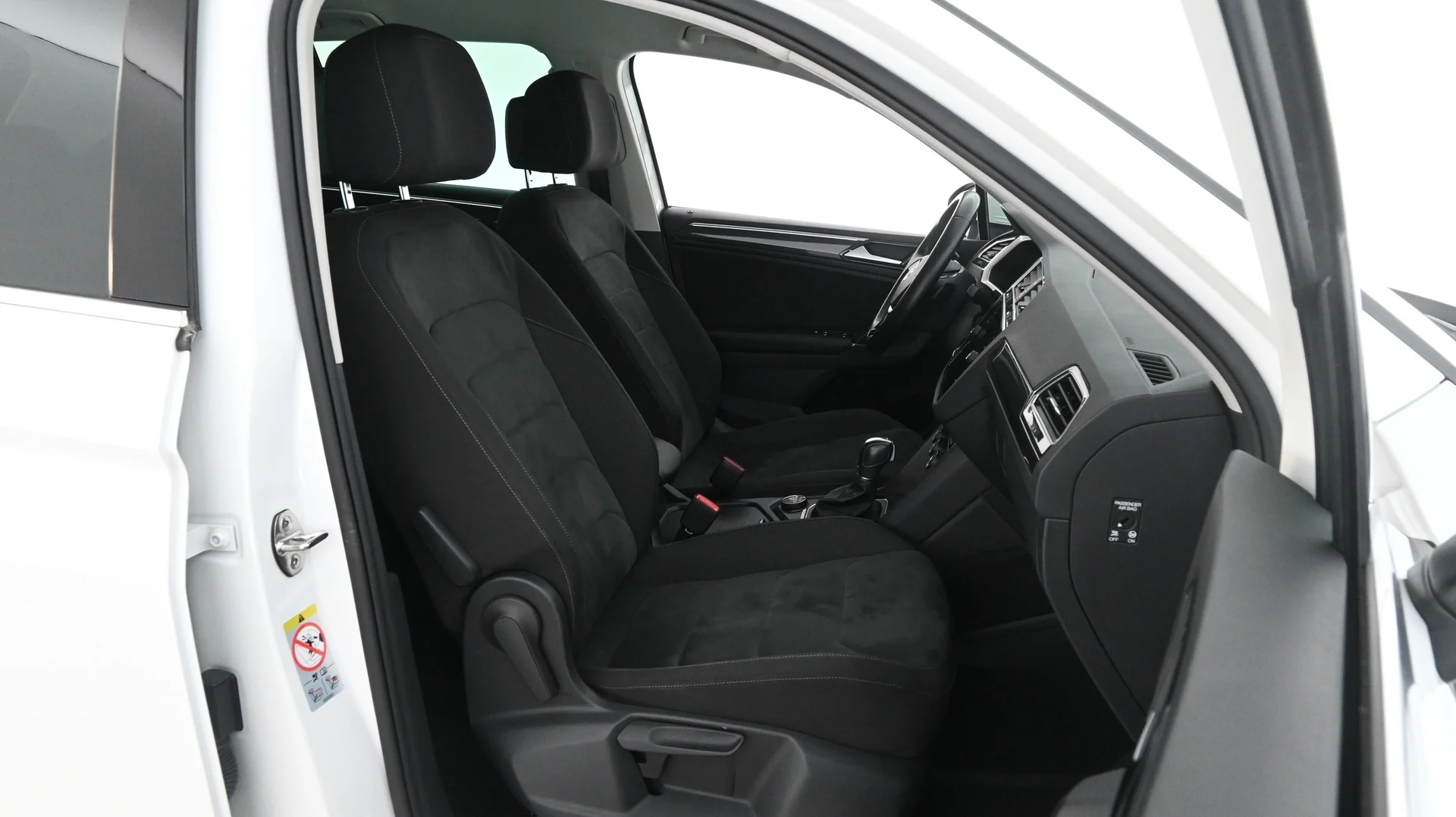 Car Image - 7mge4nIvtCVZvqAwyoYoBD