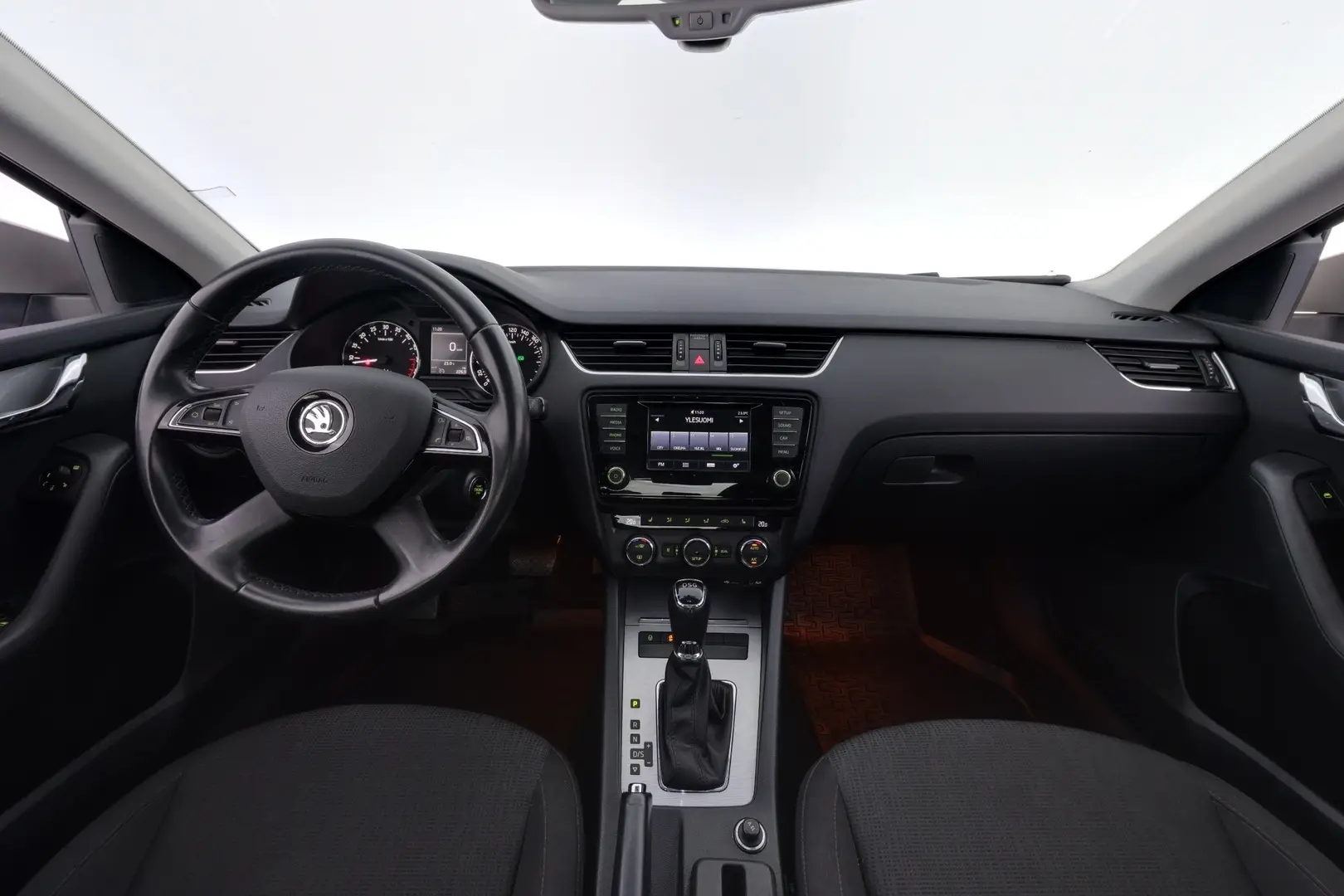 Car Image - 6onBqsp9EOSl7HUlkKAMA6
