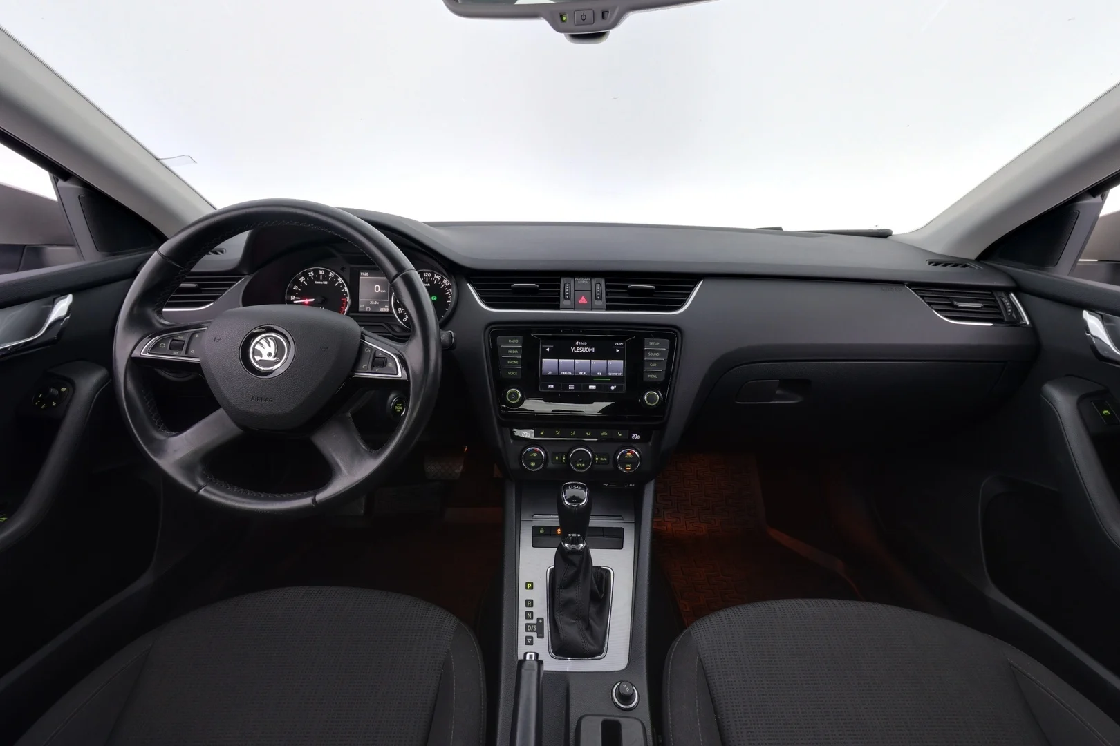 Car Image - 6onBqsp9EOSl7HUlkKAMA6