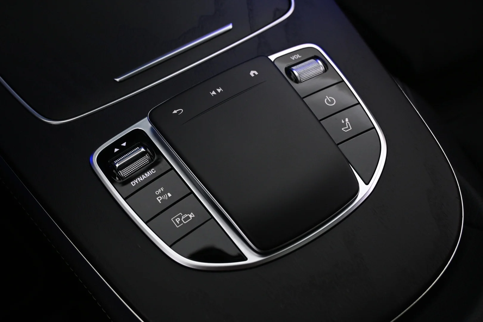 Car Image - WJuxjk9xFdKLqnzcll9p6