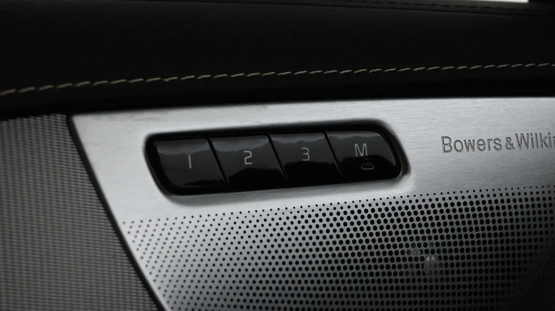 Car Image - 1UOdxTNotaofxFc6s8C5pN