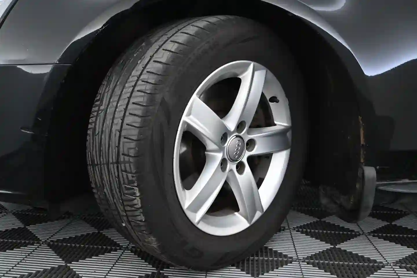 Car Image - 4BixllG5MFVnsfs7QM84bJ