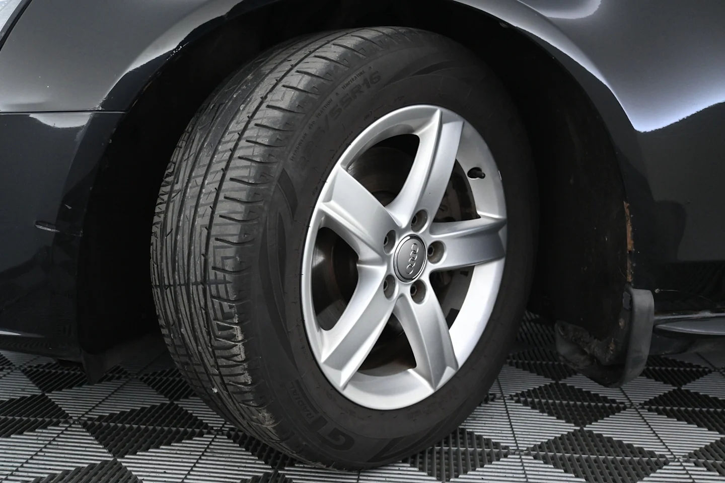 Car Image - 4BixllG5MFVnsfs7QM84bJ