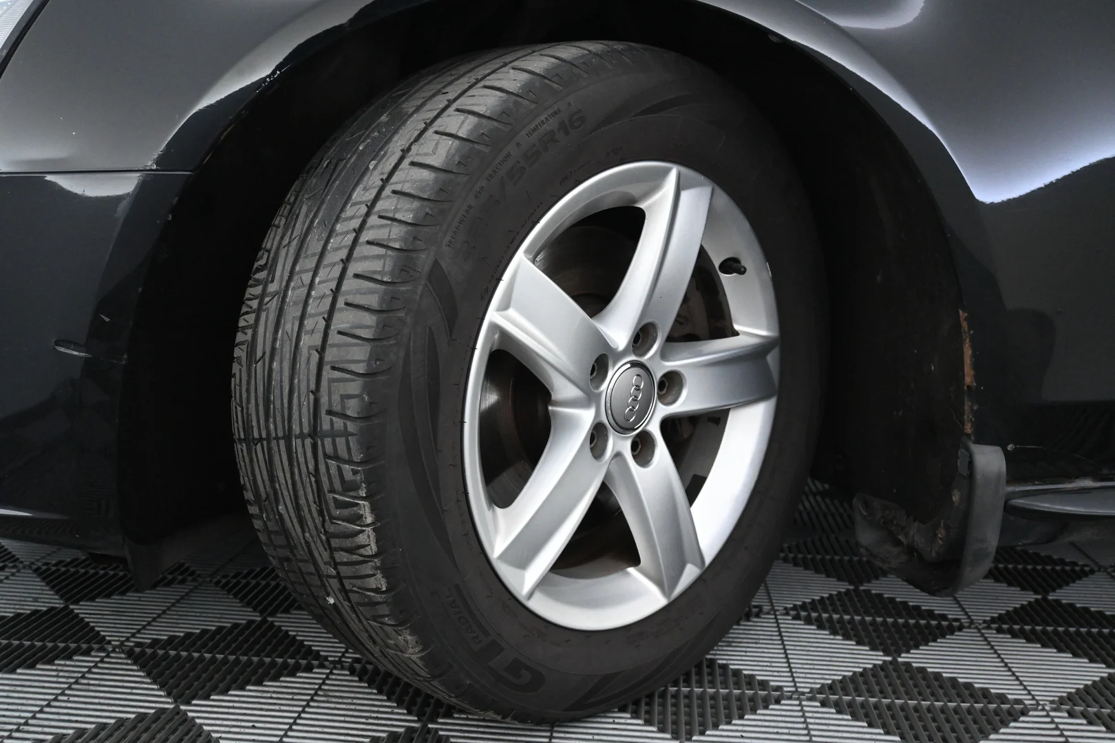 Car Image - 4BixllG5MFVnsfs7QM84bJ
