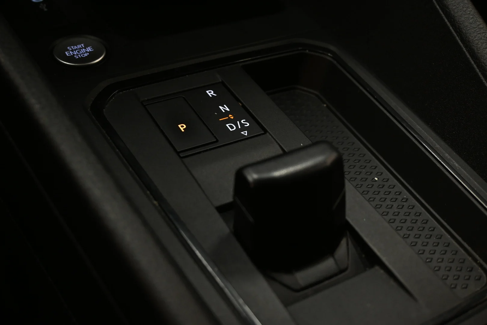 Car Image - 7hkx0H0P9CJYX2jg3IoiO1