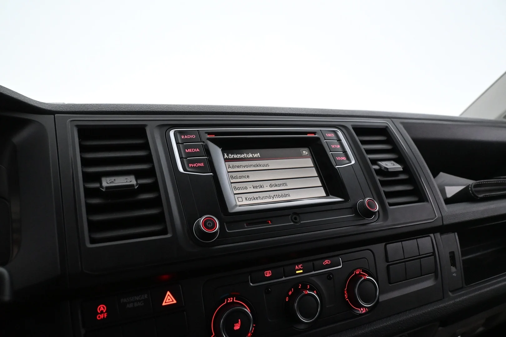 Car Image - 6ujXGNedO60OZsMQMhpd9P