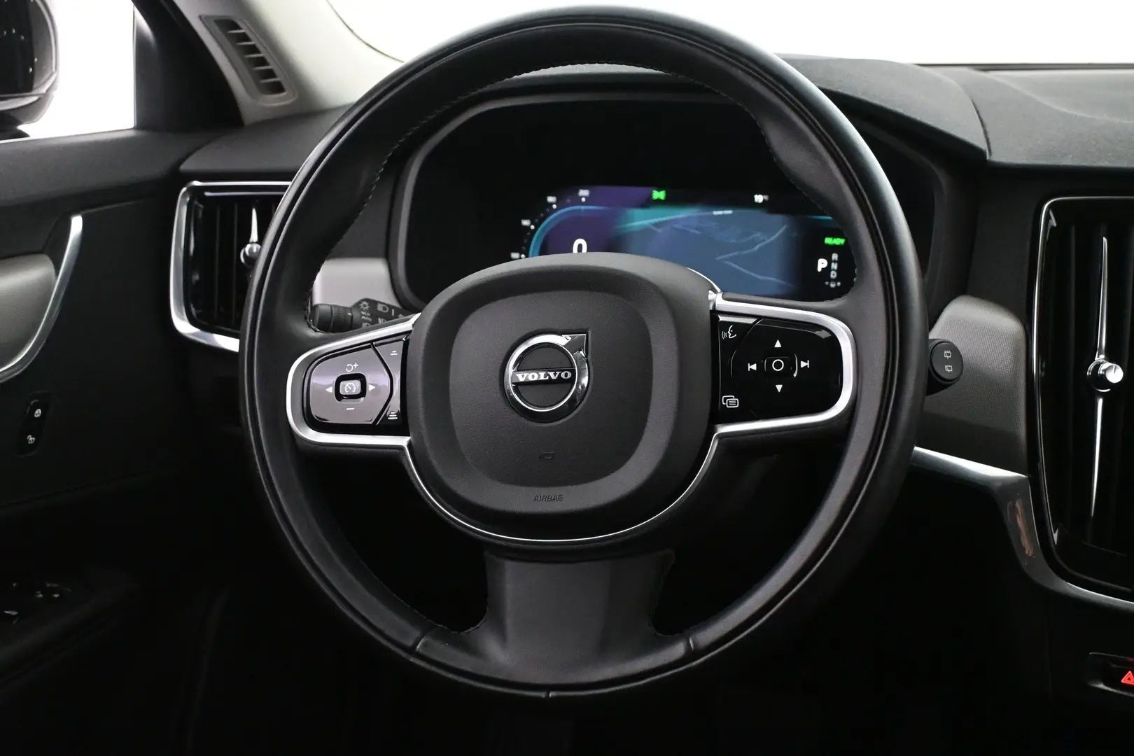 Car Image - 5v3Zqjsi1Gv4AfCHgsObTZ