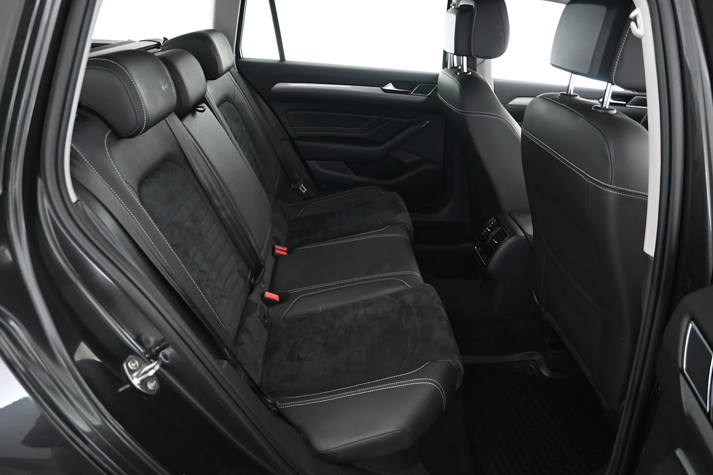 Car Image - 1ZNh13vWHw4ynySeKraMKp