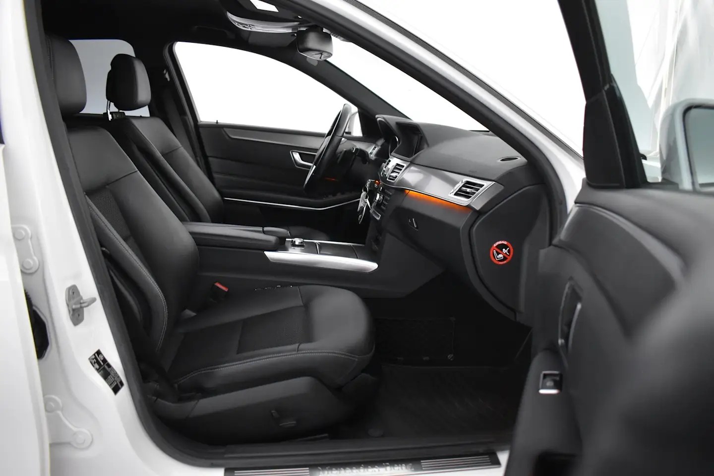 Car Image - 2Gtb983TinndqzvToXhrqK