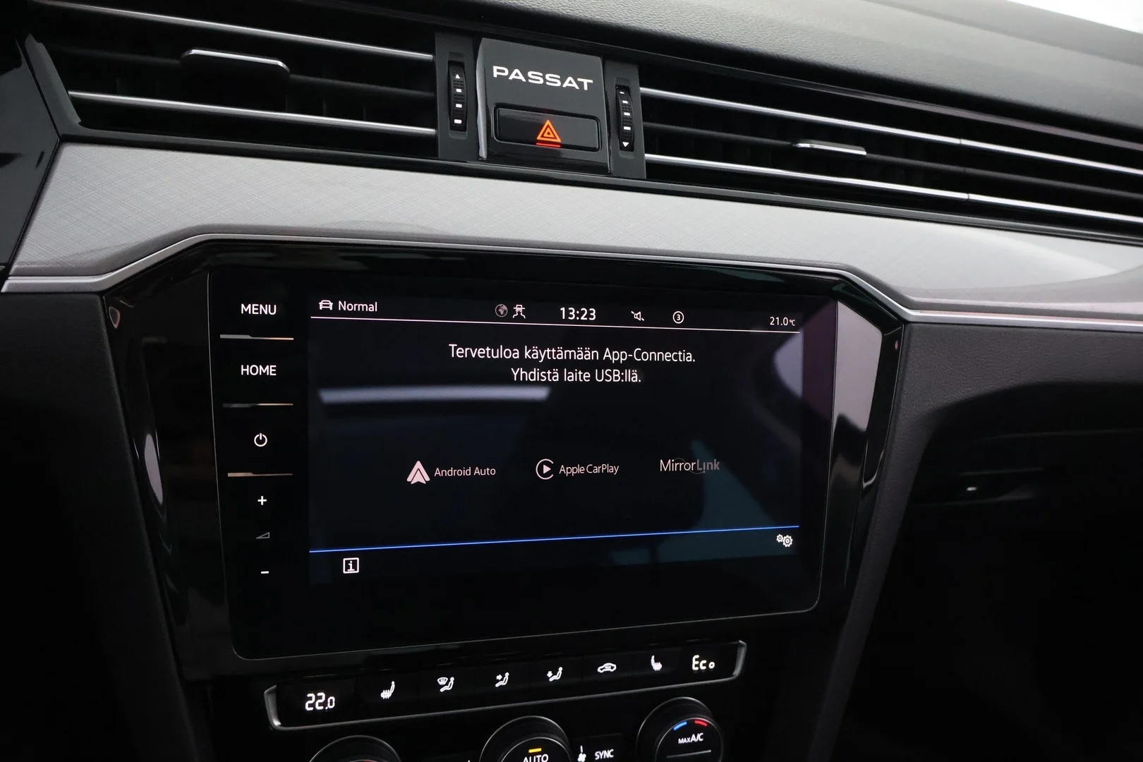 Car Image - W8VJwihnkg52nay5dYEd9