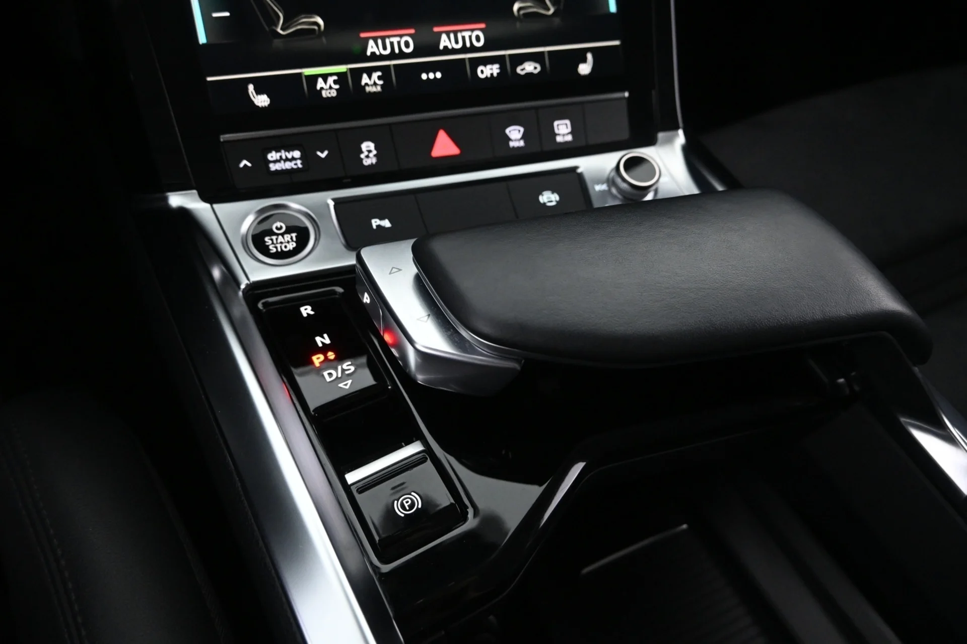 Car Image - 1wdmTNDQZk2ScWFBRlxcrU