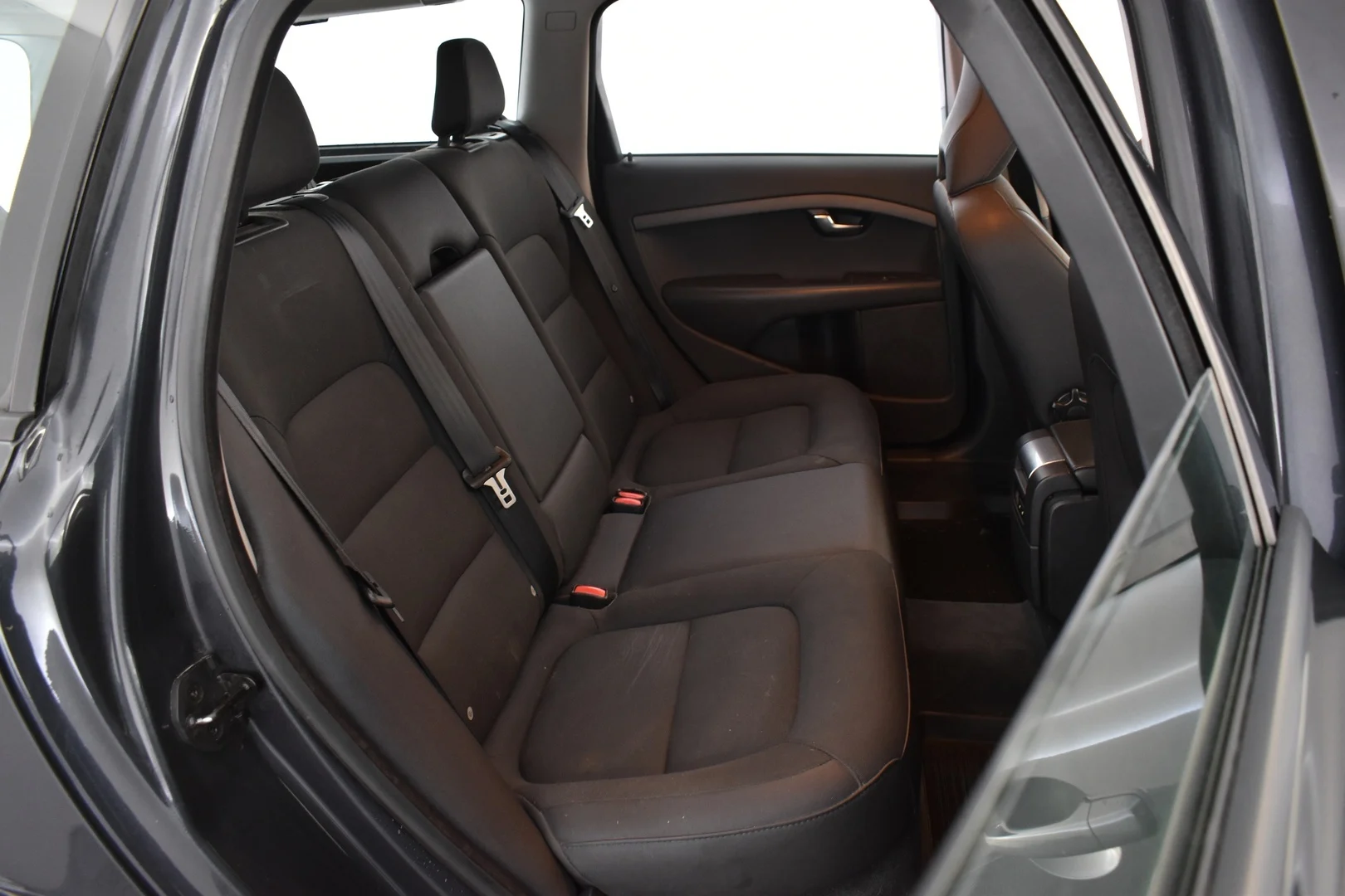 Car Image - 6udBoEwNJnzzocKEvbzfXN