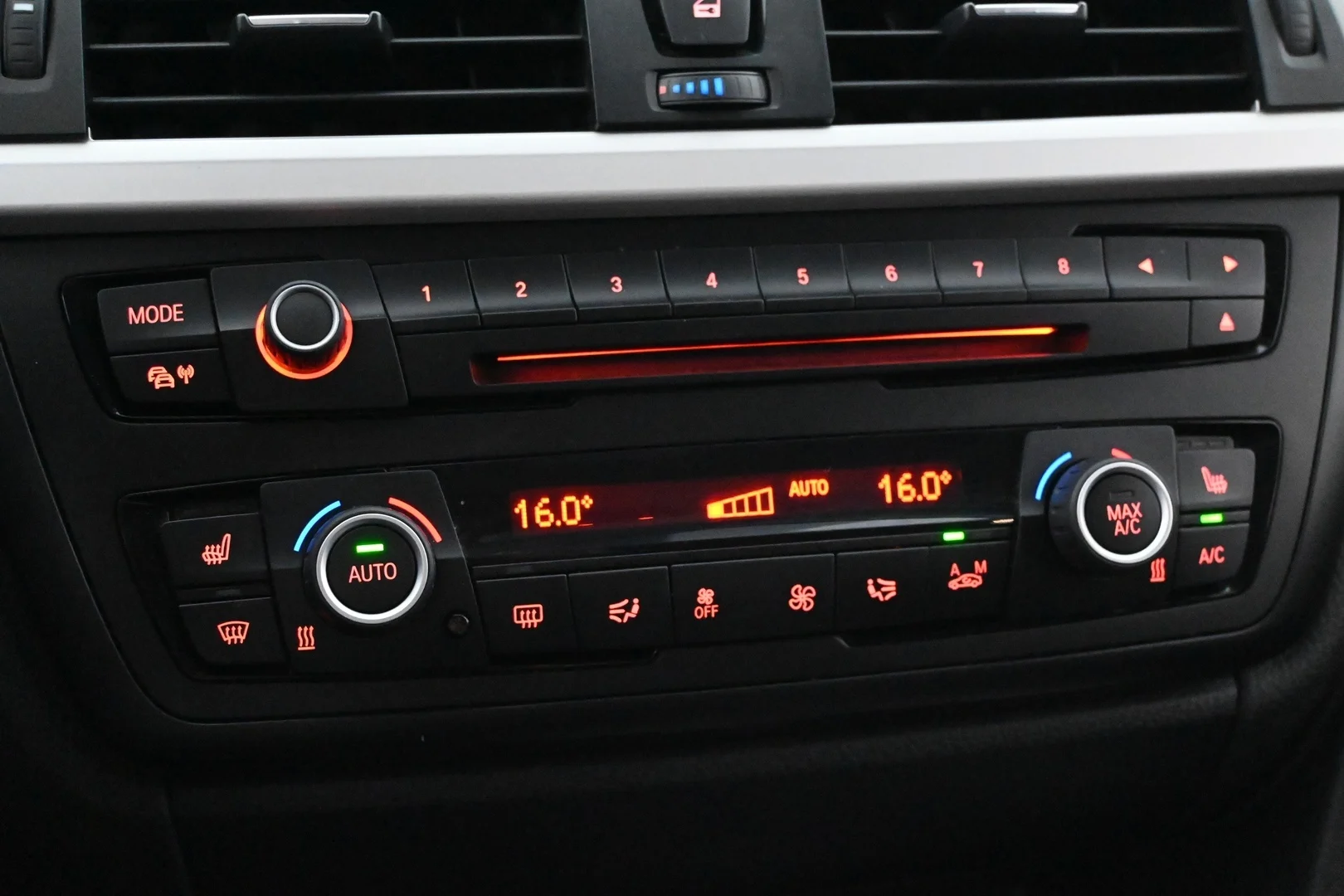 Car Image - 3YJ4VKa1JupOjqZGcy30X3