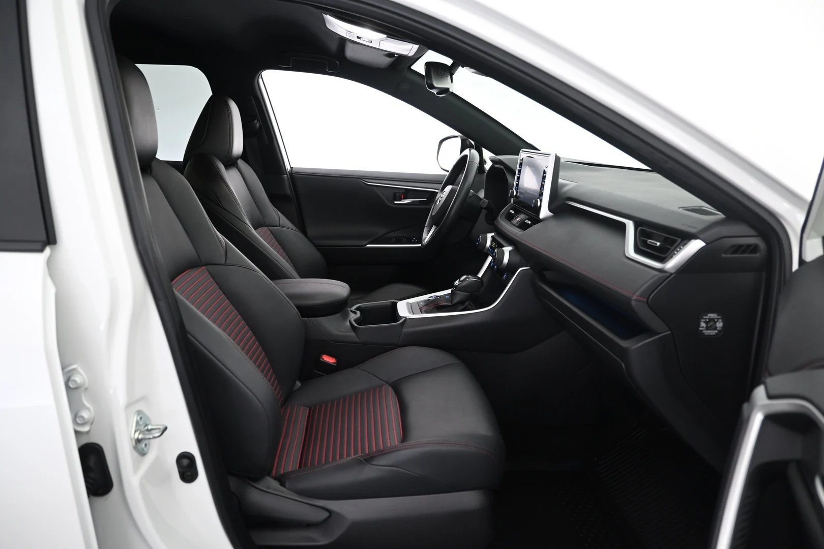 Car Image - 2reW8wtYtL92fYYKhJIJ7o
