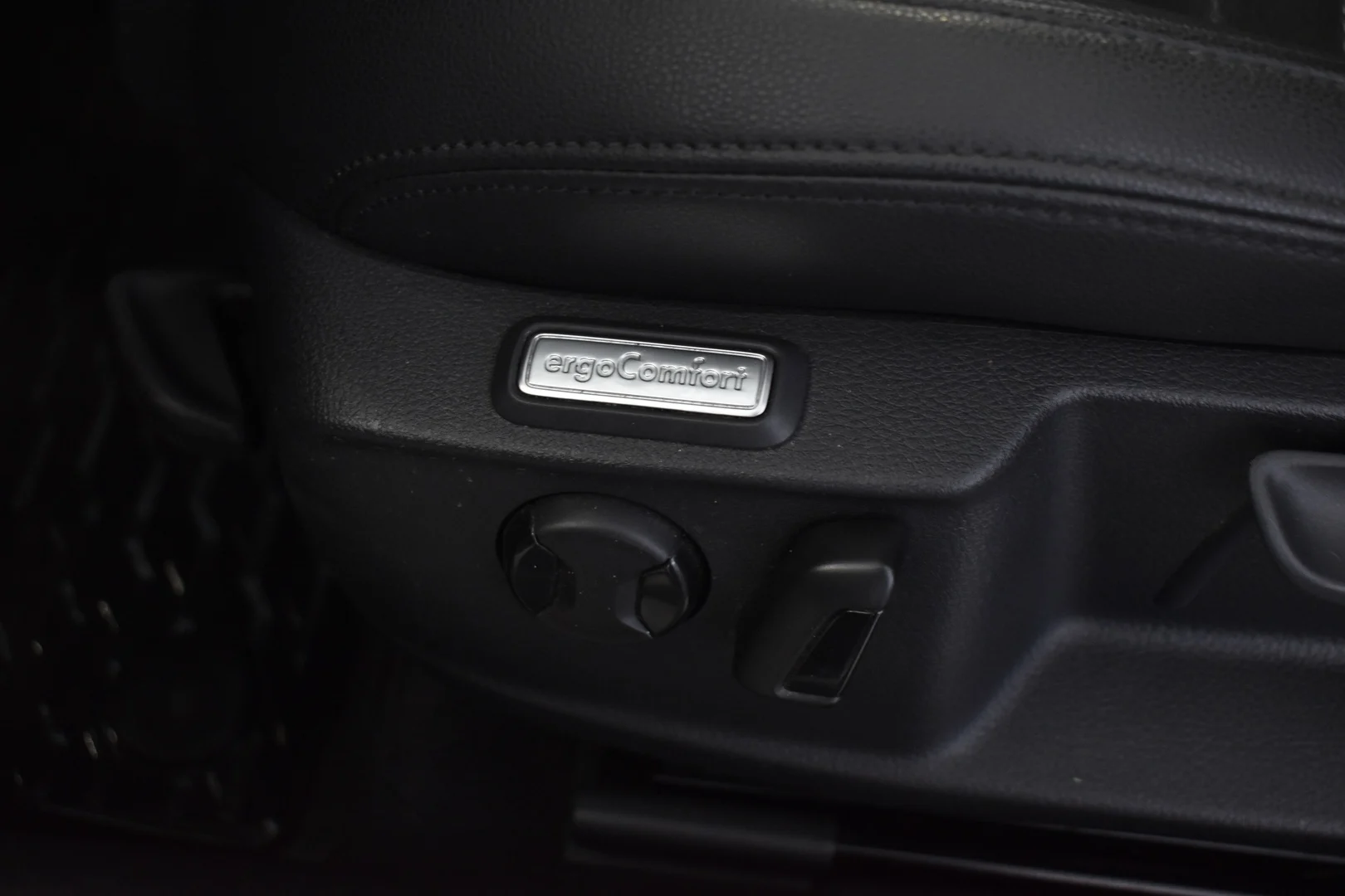 Car Image - 5i960kutzkhLwMeN230bsf