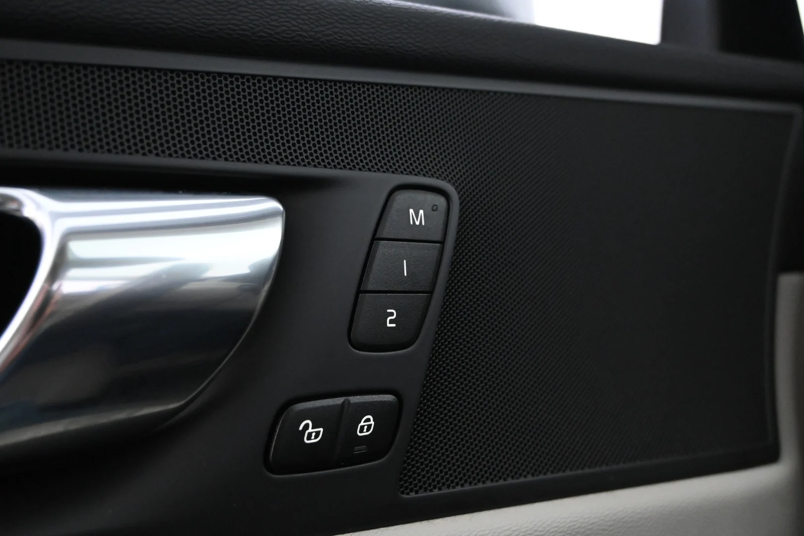 Car Image - 5aCy4fMwKWL6ELJuJChDVx