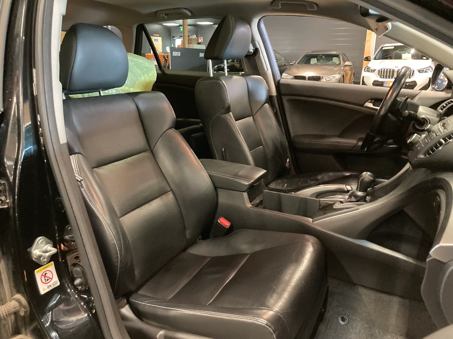 Car Image - 6V3VxXwuykTAinO4xFlIbq