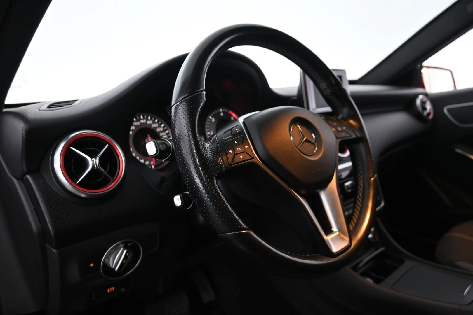 Car Image - 4pH1YVf6CQ5UKvODXJ9RnR