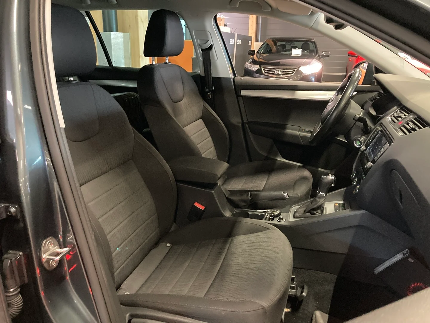 Car Image - 7GDlJDfNIXftdGk8OLZI1Y