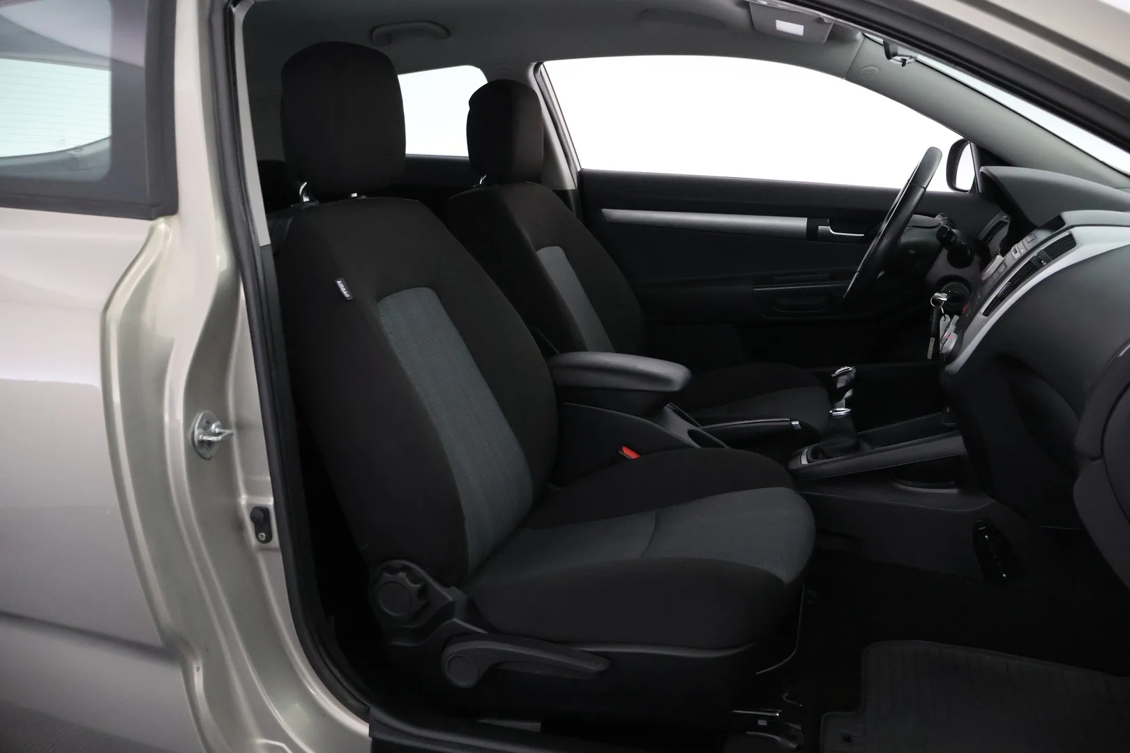 Car Image - 2J4d8lELZW06rYjNj1qARk