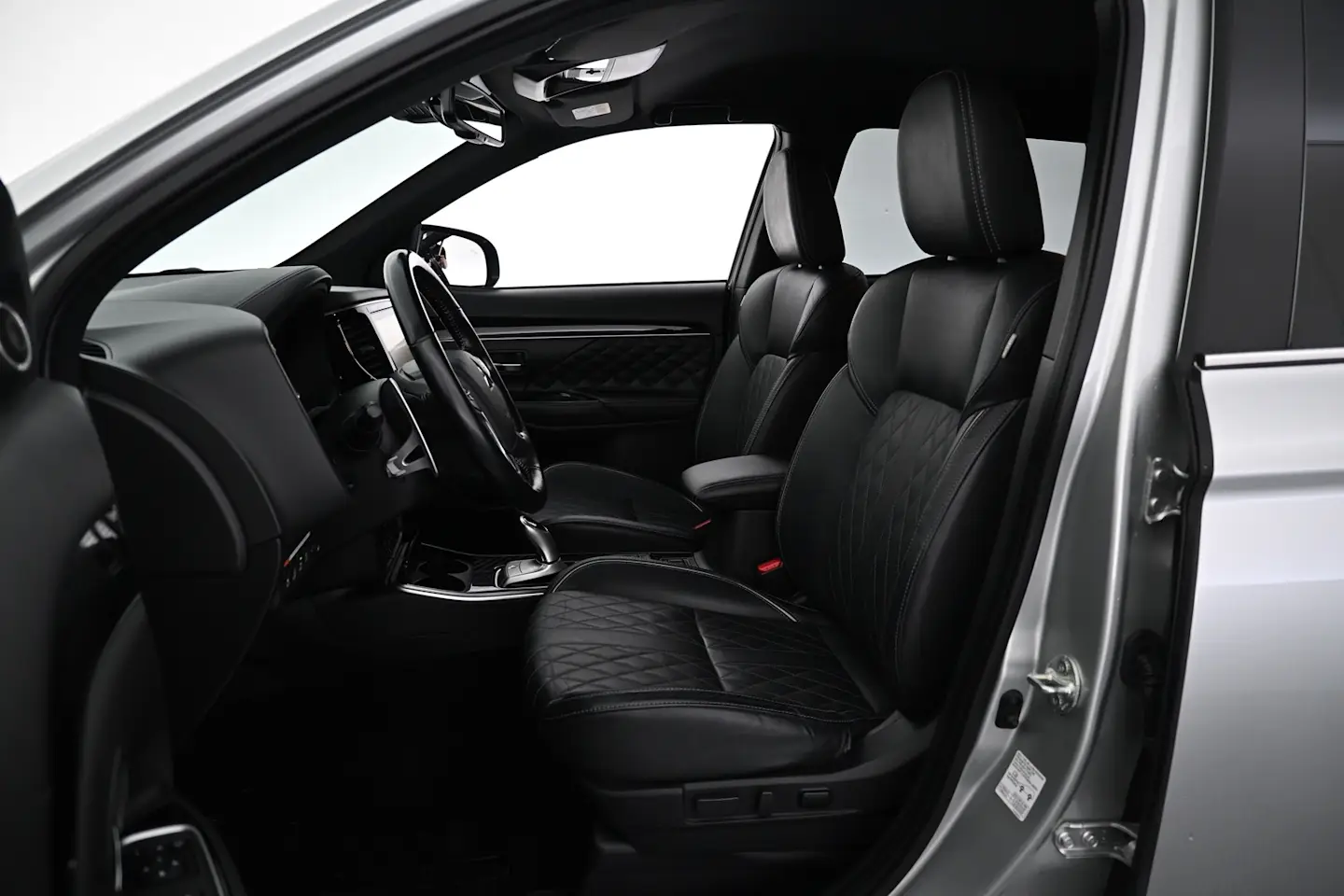 Car Image - 2TA5R7STDHfC6N9dbr8L6S