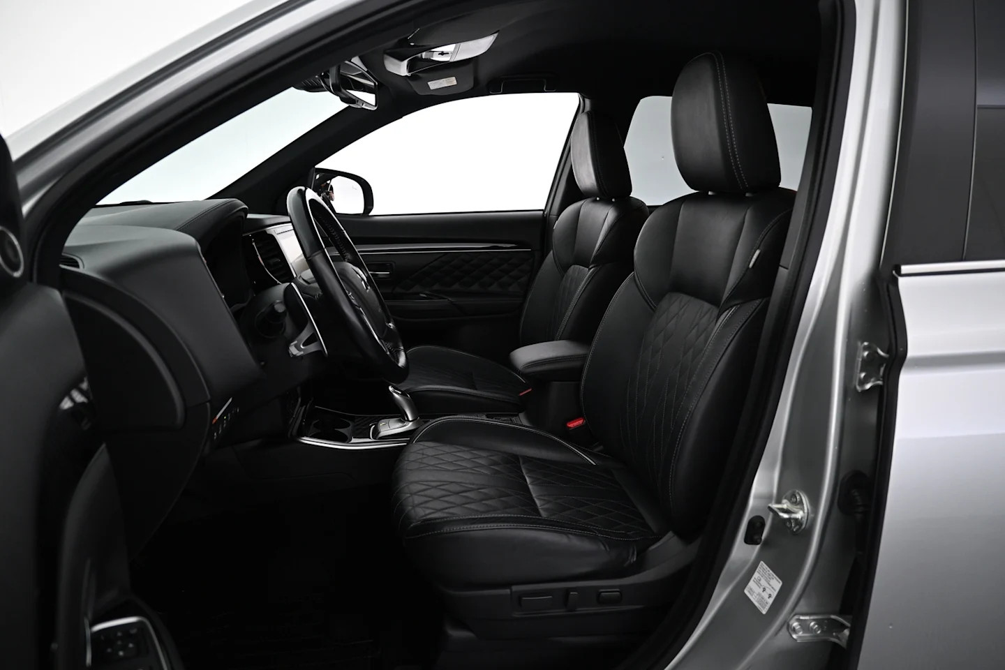 Car Image - 2TA5R7STDHfC6N9dbr8L6S