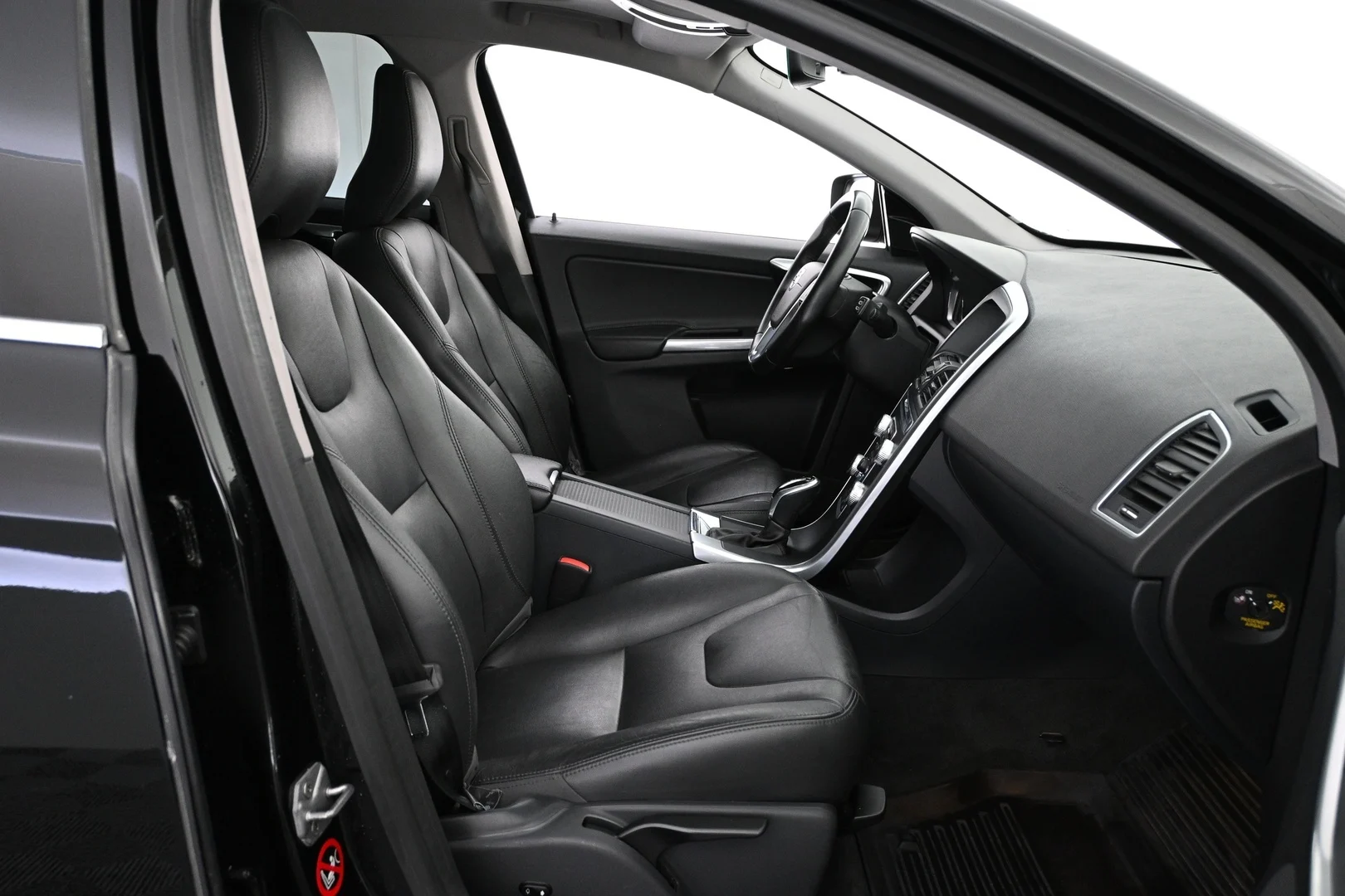 Car Image - 4KVCpxOoQF9iNTL6MMYZh1