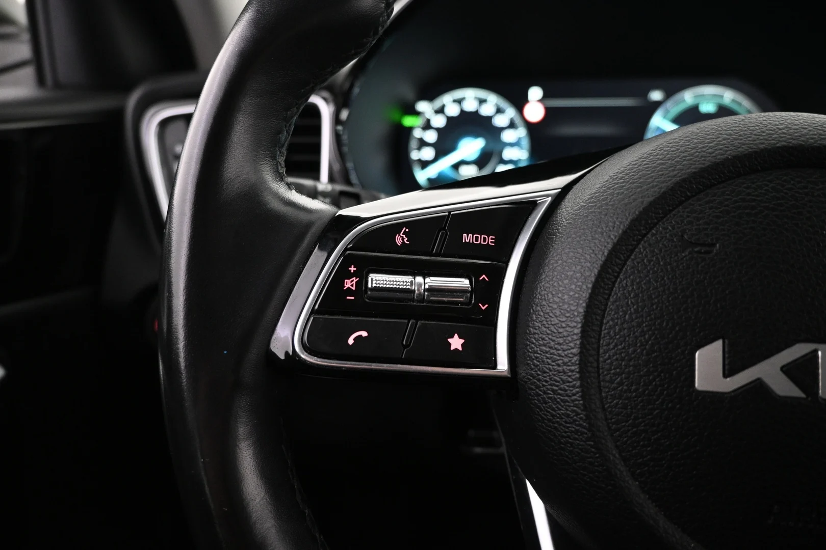 Car Image - 7lYoRTIzRgFmbeWvzYjFm5