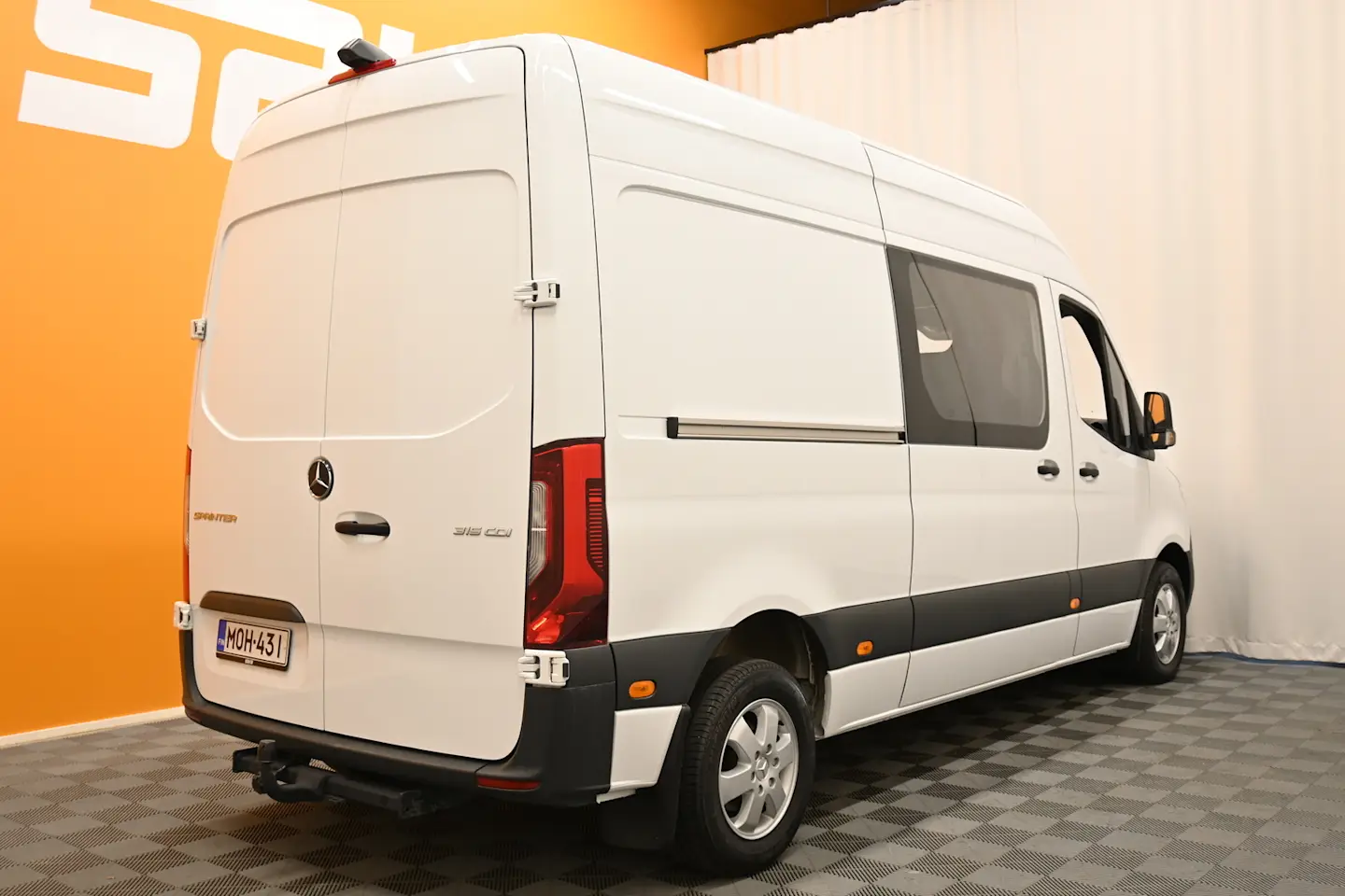 Car Image - 2vzqsaIVLKqSIltqTGD6Q8