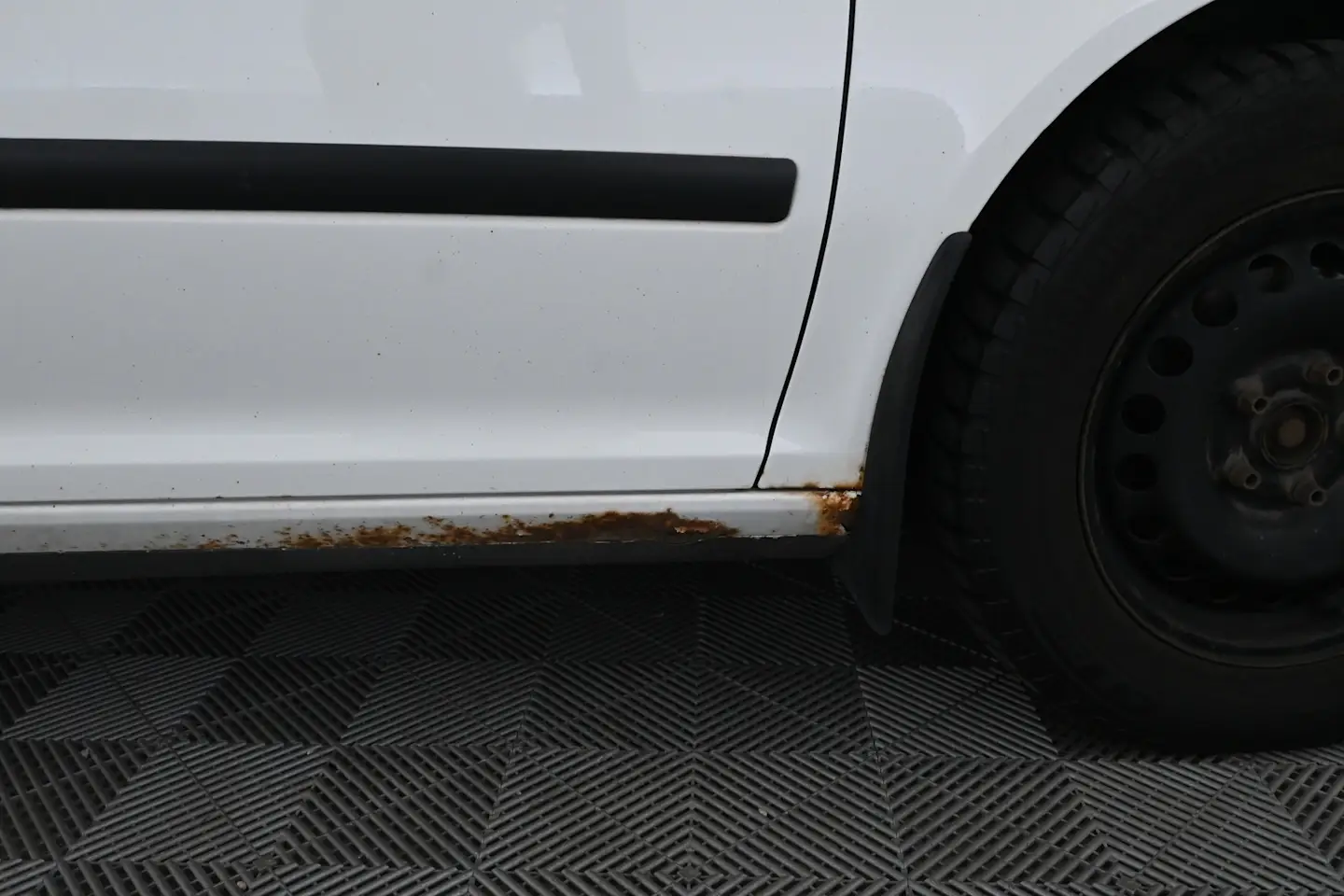 Car Image - 3AEKNisSo0Df0rKN8QrDnu