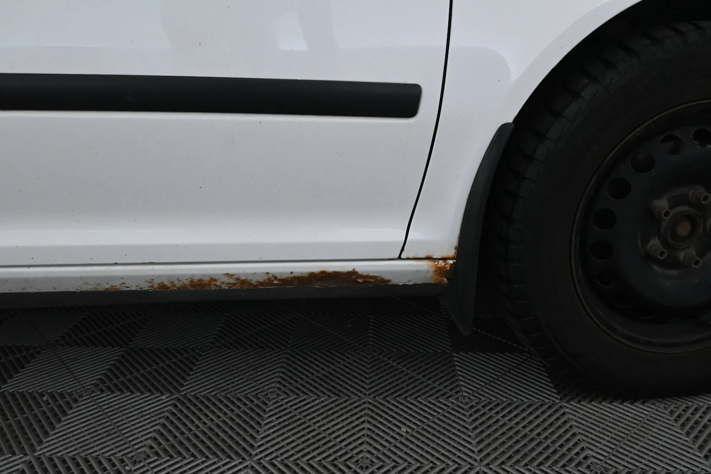 Car Image - 3AEKNisSo0Df0rKN8QrDnu