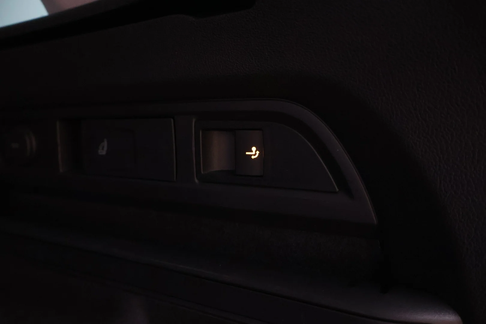 Car Image - 6RBc7ZNRr47uSJA3DQgT5X