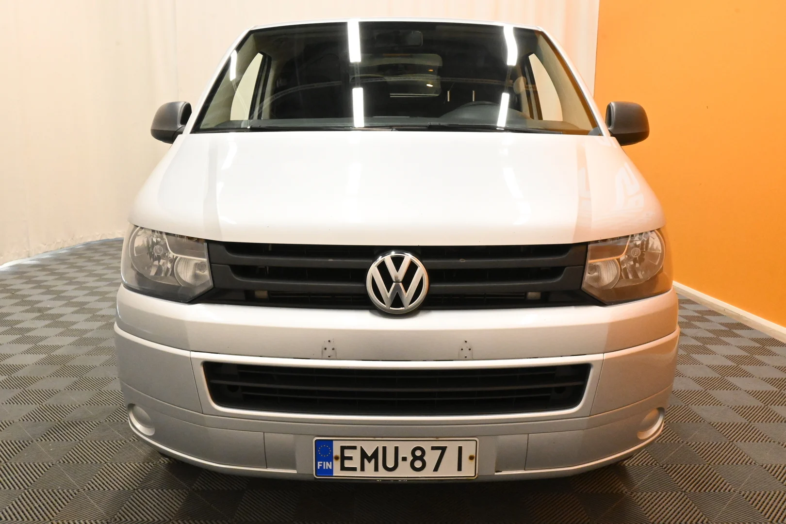 Car Image - 2GlPRmBfBugI9pcntsqpWE