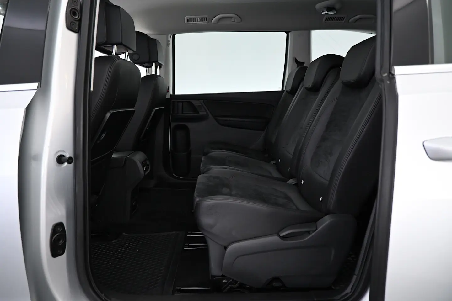 Car Image - 6DCmKlL9yseK9MIOwWnOwW
