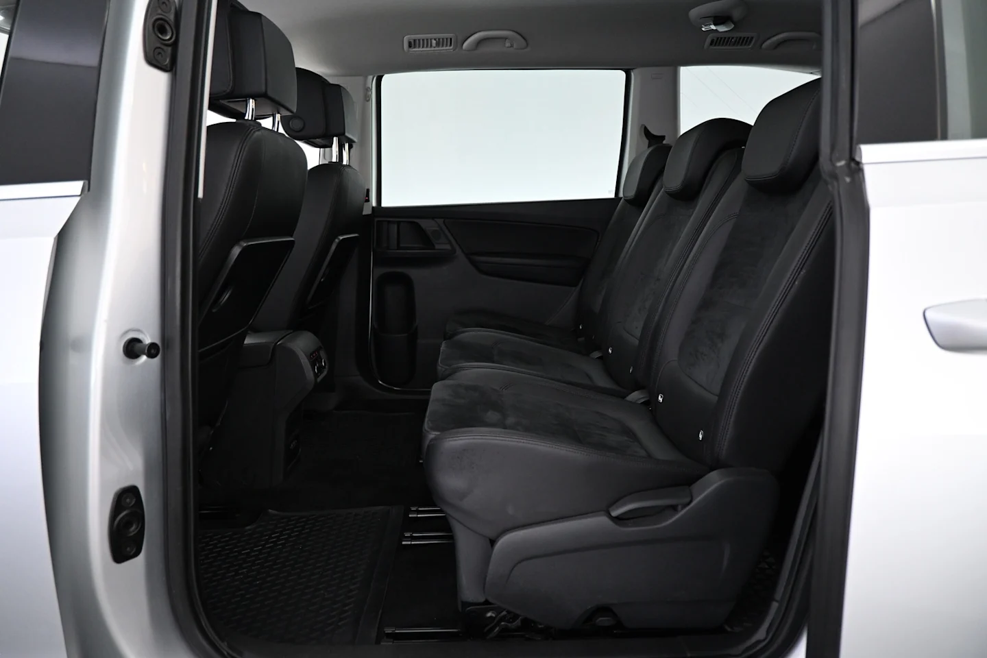 Car Image - 6DCmKlL9yseK9MIOwWnOwW