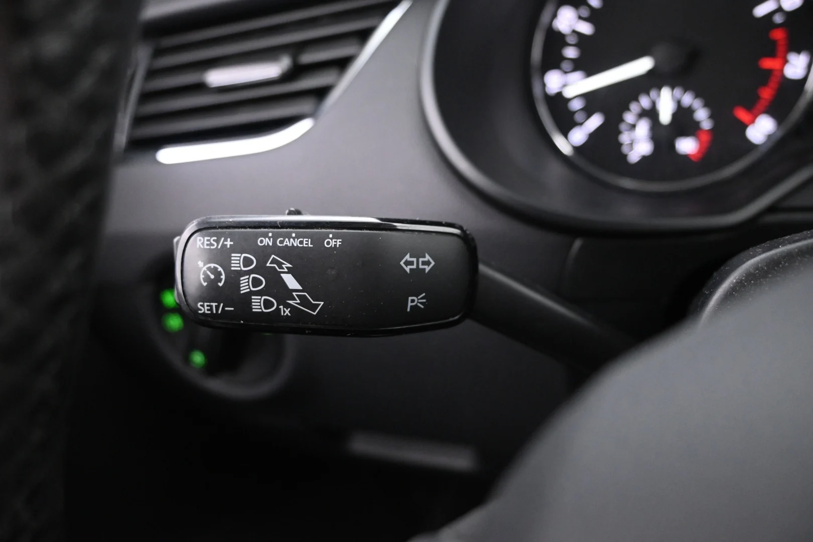 Car Image - 2jeUVmvuR6iexQilU8ESJT