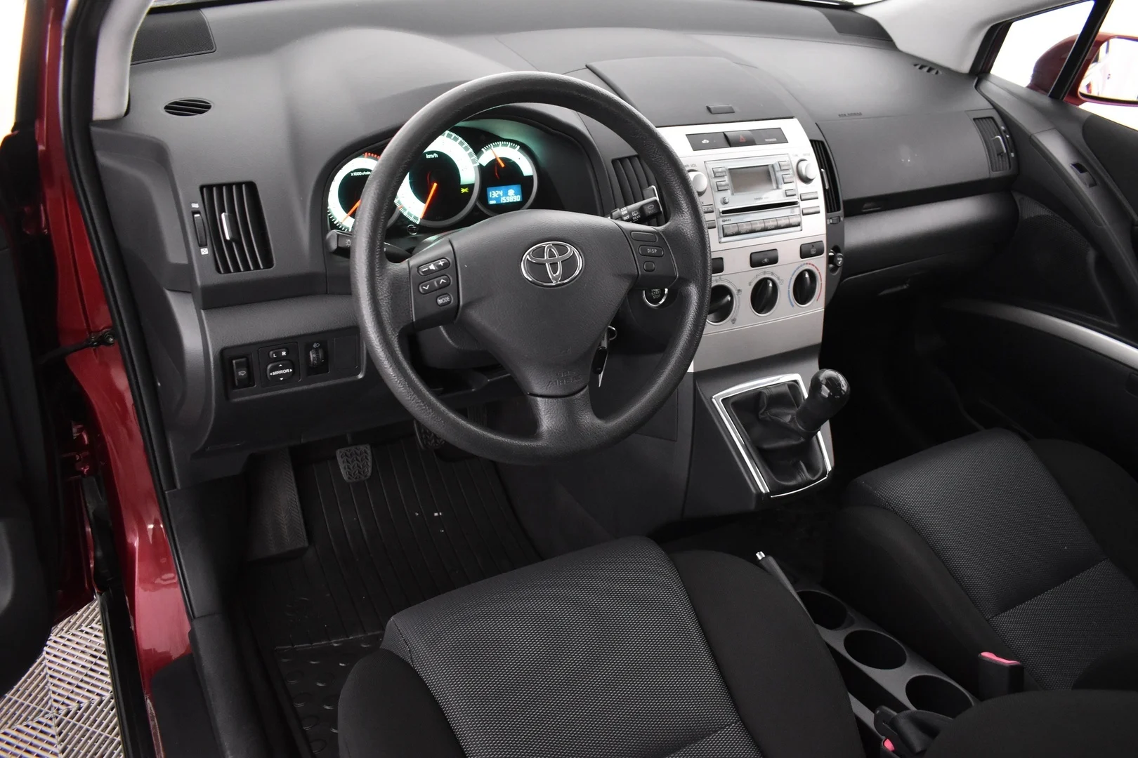 Car Image - 6NNY2N0V1bQ5Jy9XKRCxg8