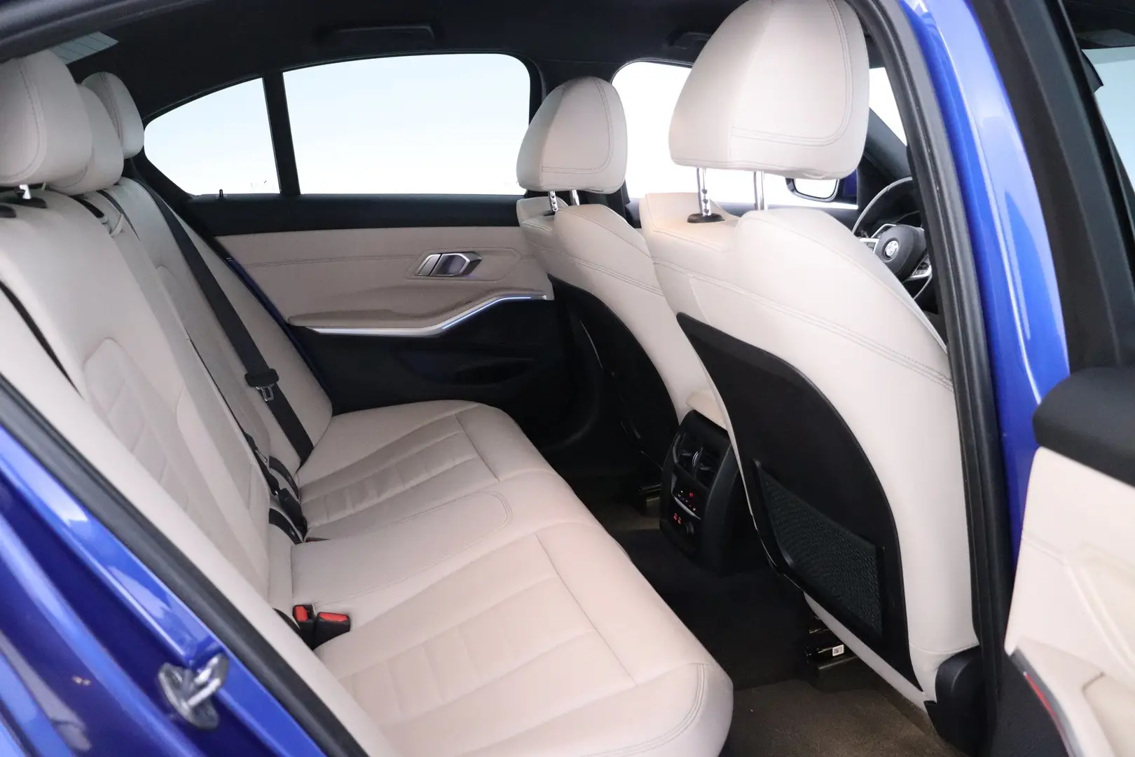Car Image - feFPrz9YrIt9PnHarw85V