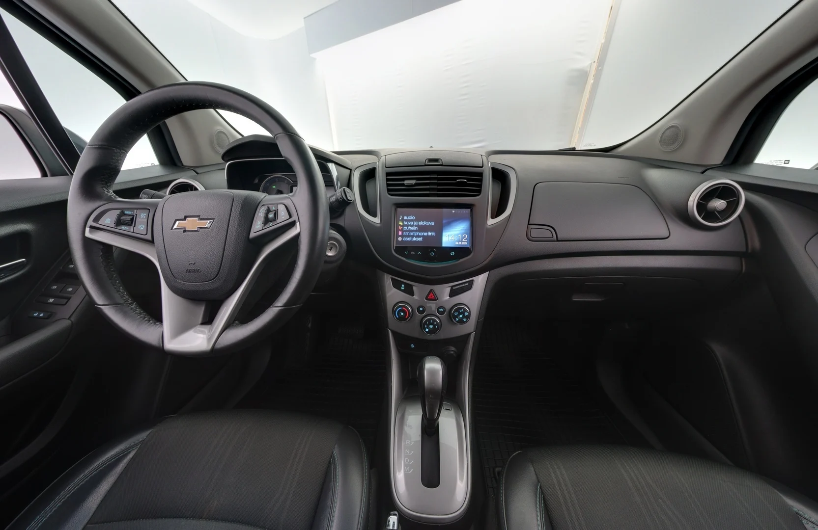 Car Image - 3yjVzNmhzm6o9k94Efhlq2
