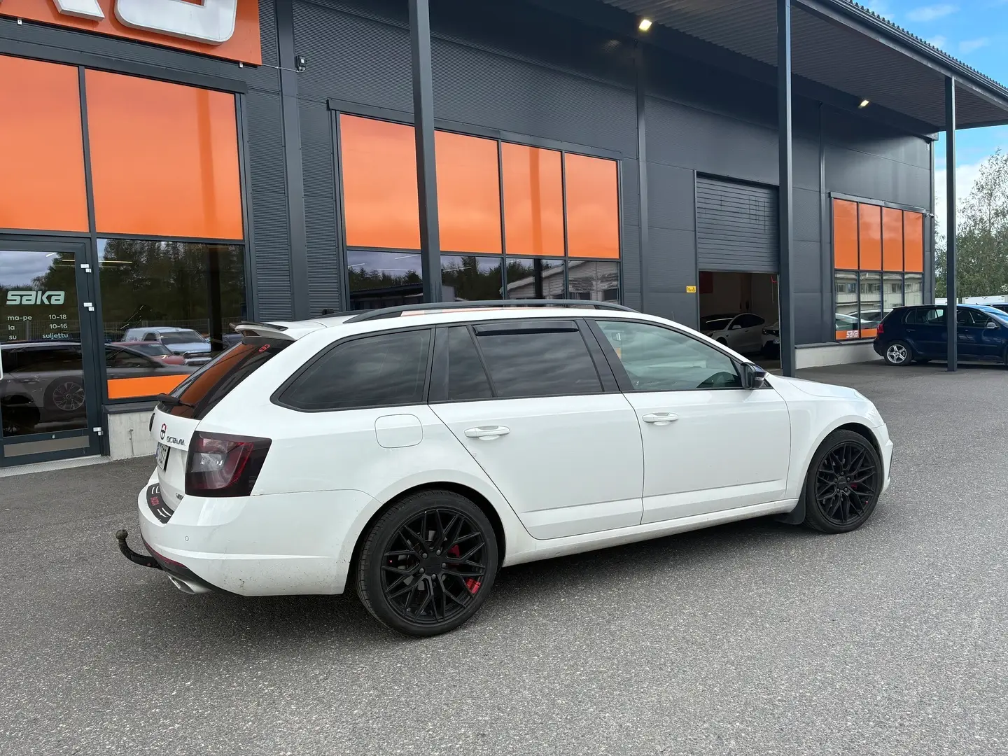 Car Image - vDBaP7zyuBPTHM28sc9f7