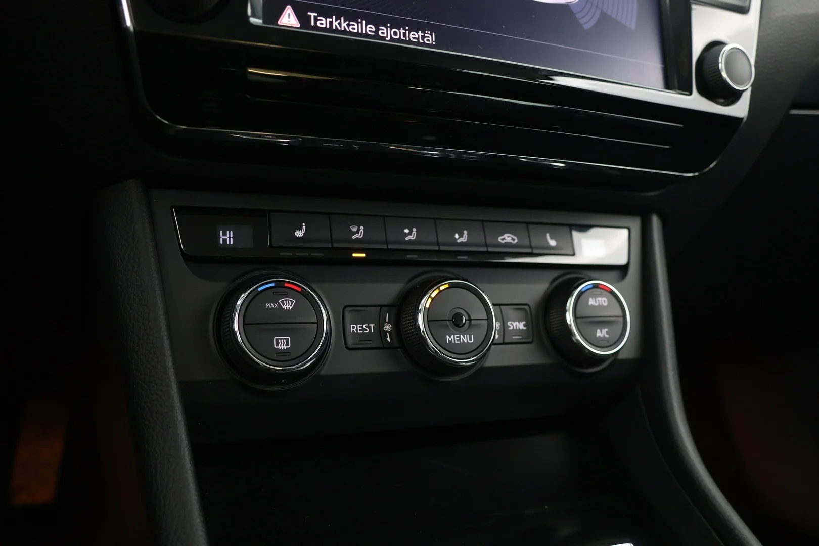 Car Image - 1wYzyh2oM6oE0YbfUatUSy