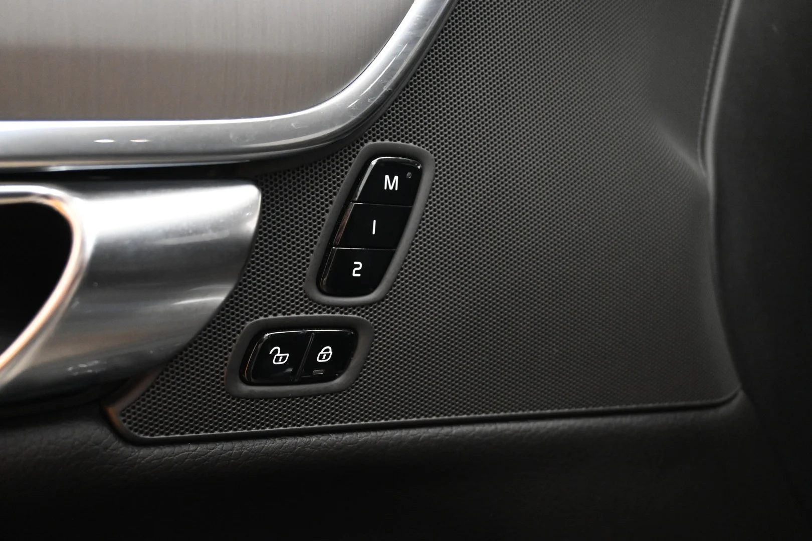 Car Image - 6mO7HS9hQdAJZeb38eoqWS