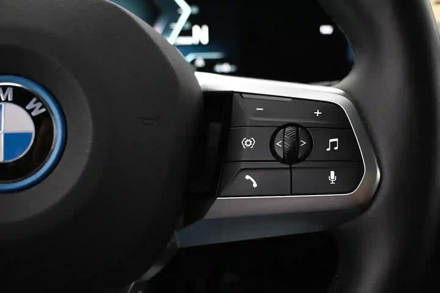 Car Image - 12JlXNuBvzFuqh9KMbnke6