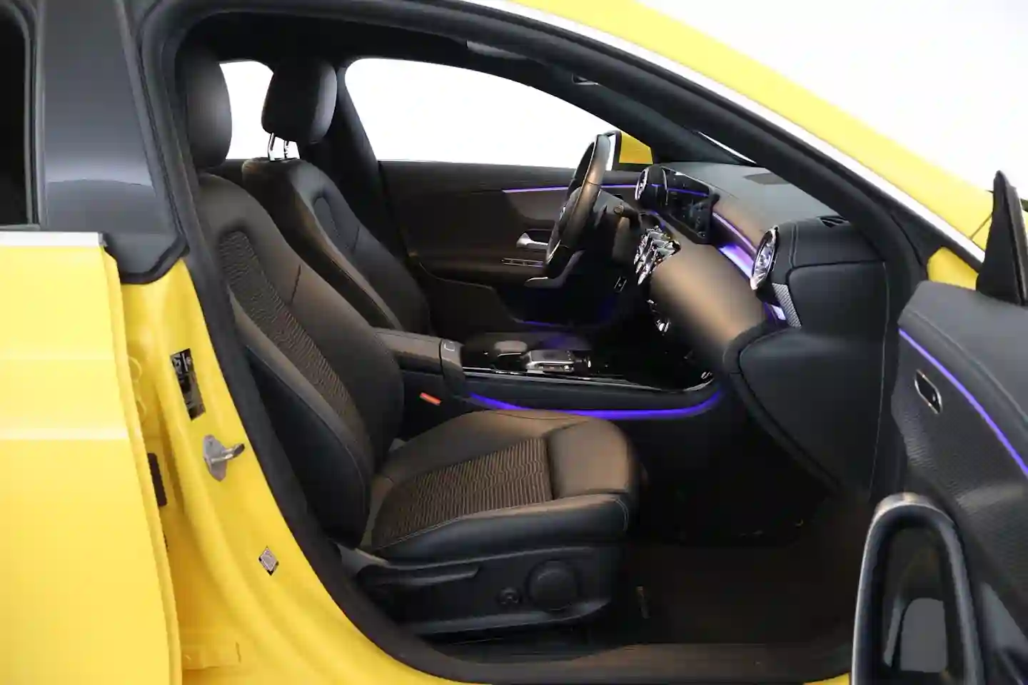 Car Image - 5d8V1sNlqx2HomBnT1xPdm