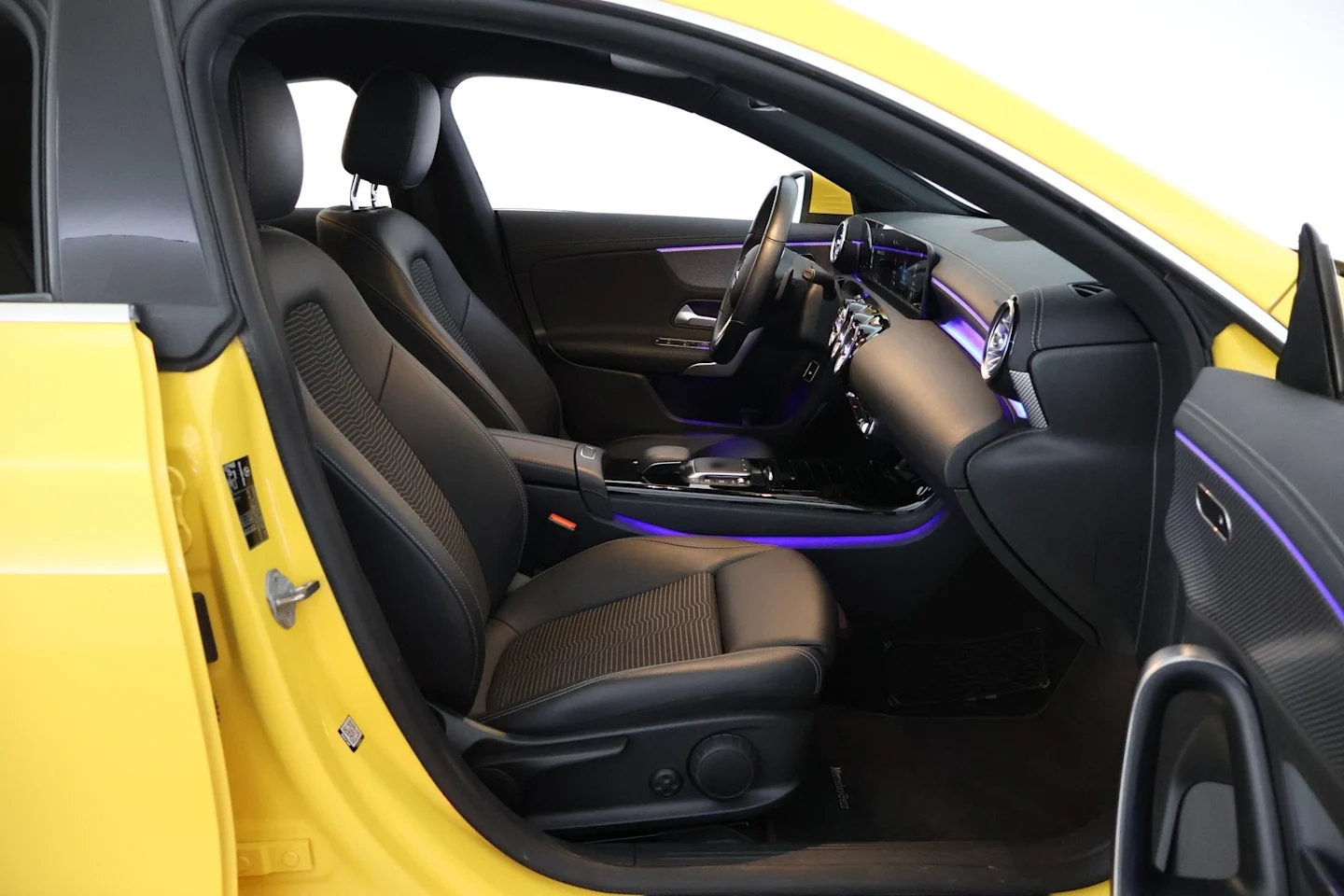 Car Image - 5d8V1sNlqx2HomBnT1xPdm
