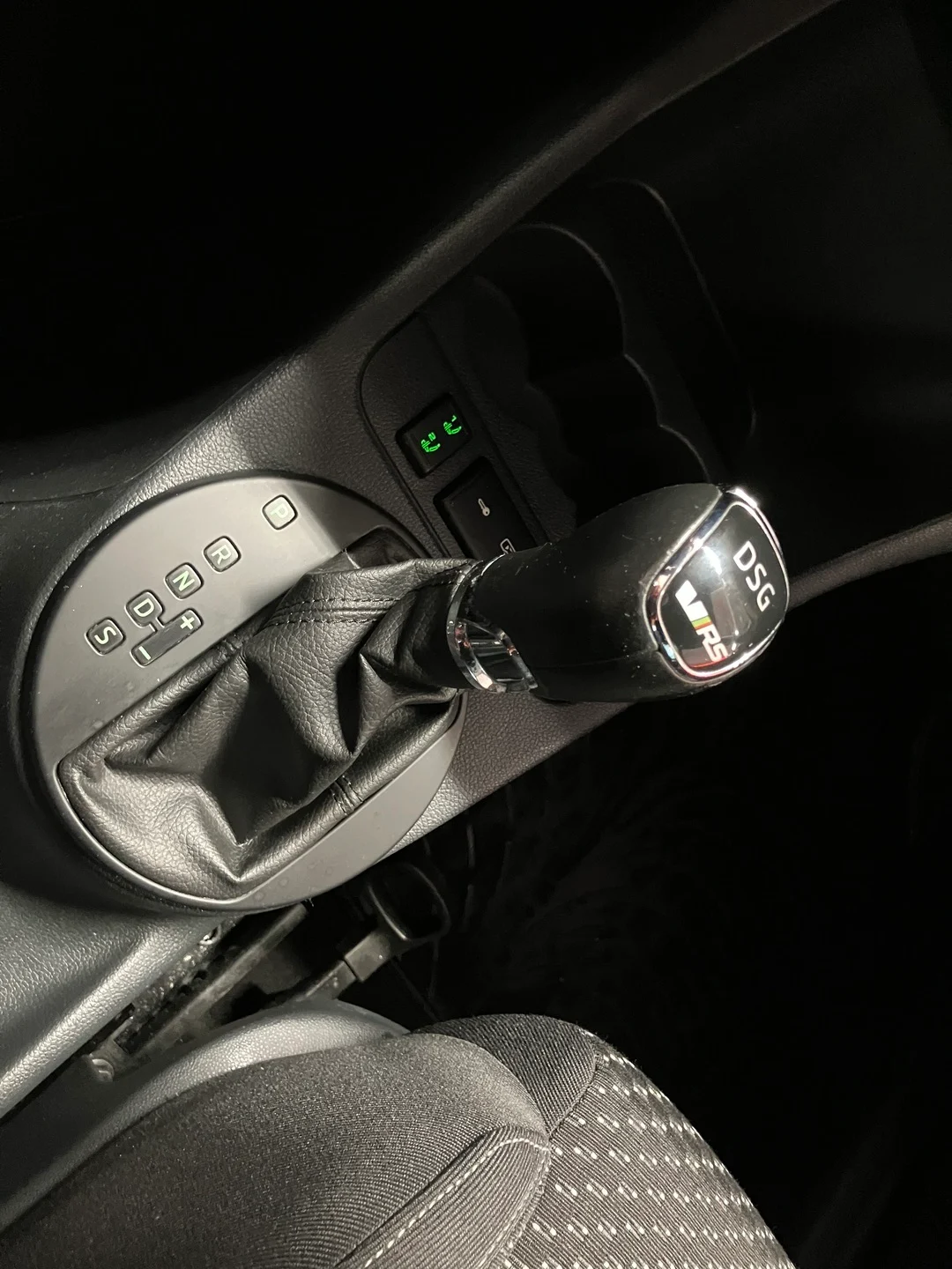Car Image - 2oneYdaxzRE82z4yujwDCB