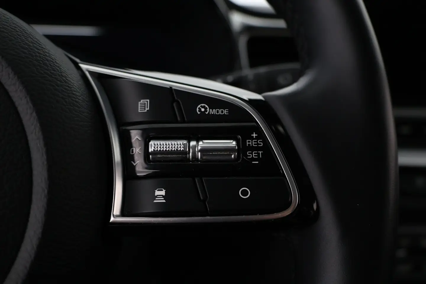 Car Image - 1pq6akW8FnEe32g7gobjtQ