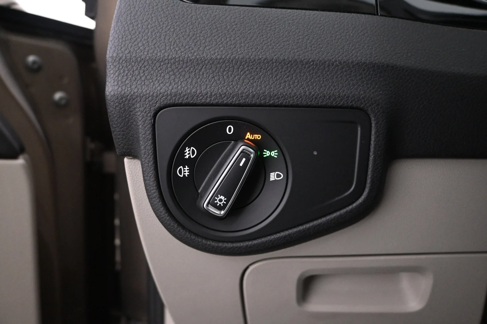 Car Image - 6s6vNYw9NVnxQjKo5WPxen