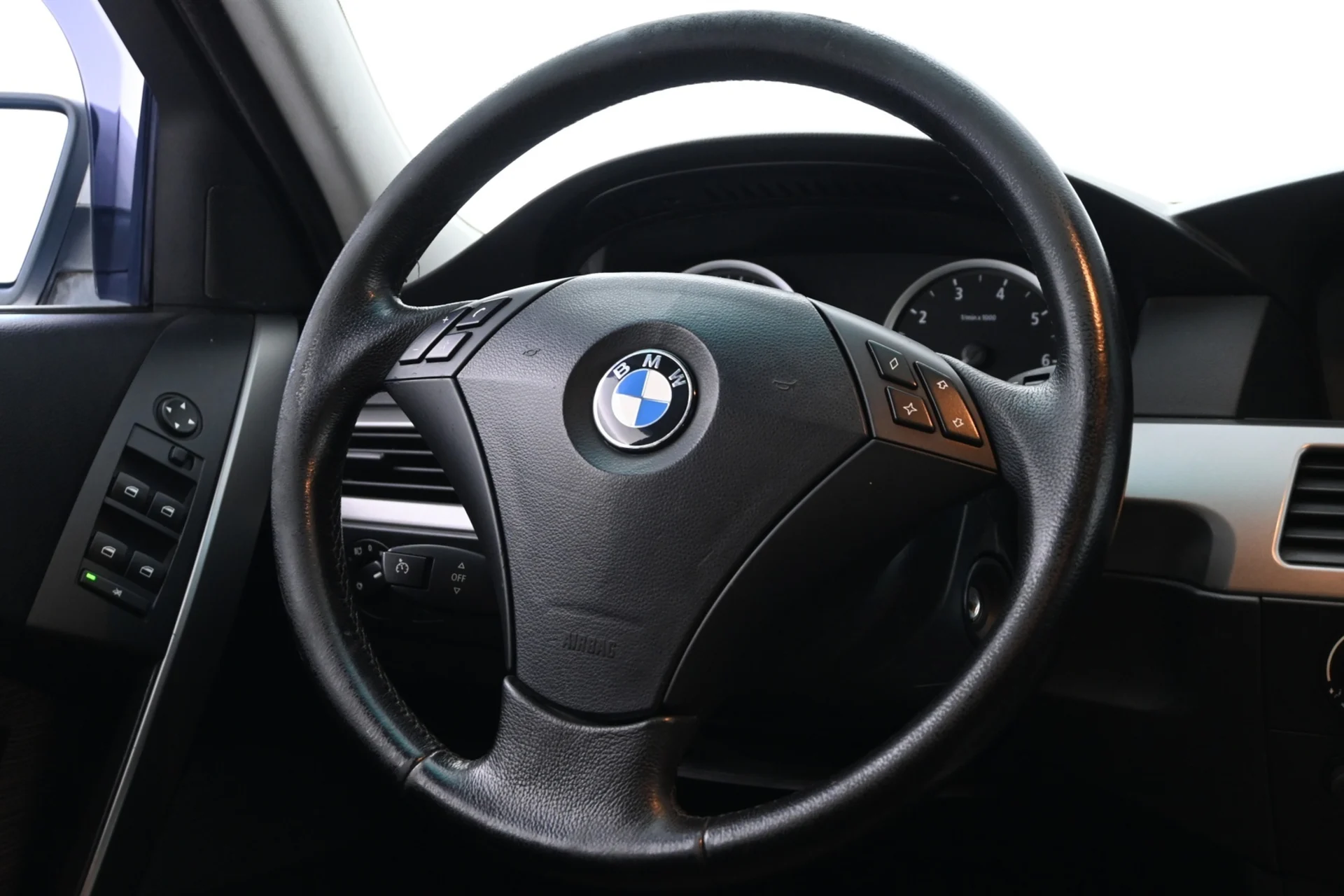 Car Image - 25AkVkDUVig8uzuEsdDVFH