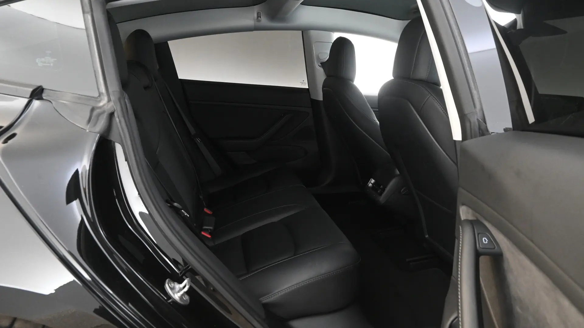 Car Image - bOziGw7ZeOhS8h8B1x1Bv